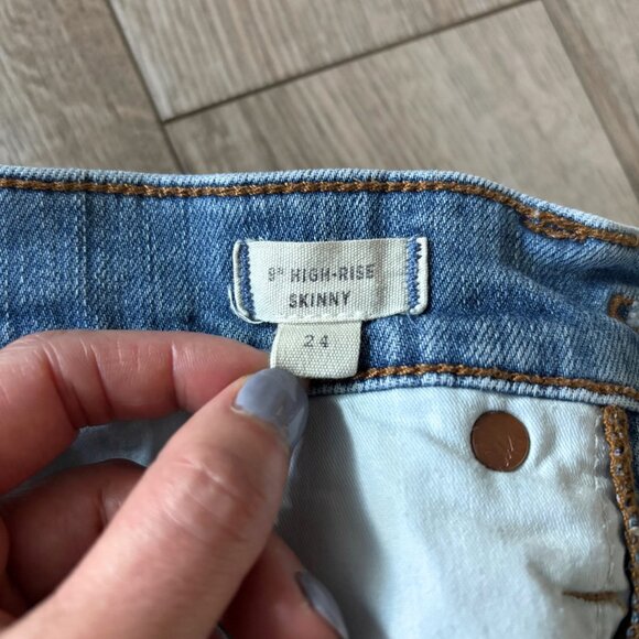 Madewell 9" High-Rise Skinny Jeans Blue Wash Distressed with Frayed Hems Size 24 - Picture 4 of 10